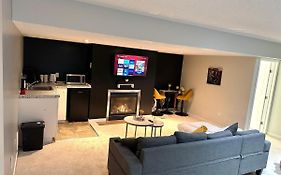 Luxury & Free Parking Bachelor